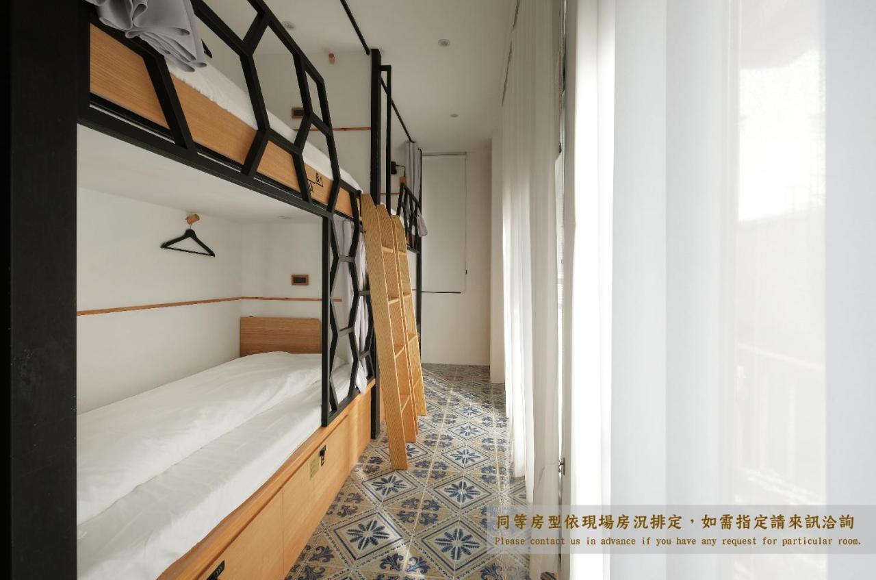 Journey Hostel Tainan Exterior photo