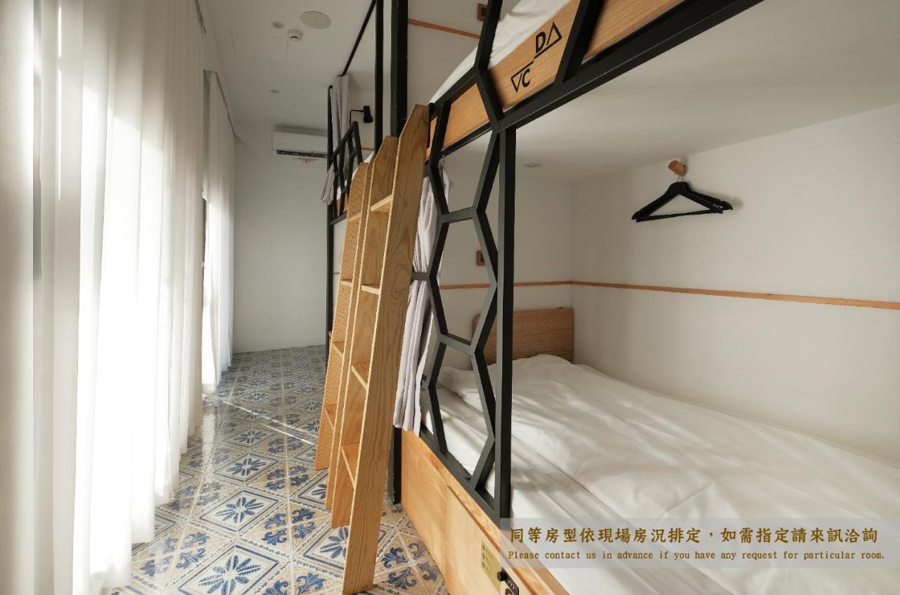 Journey Hostel Tainan Exterior photo
