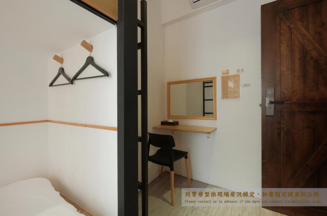Journey Hostel Tainan Exterior photo