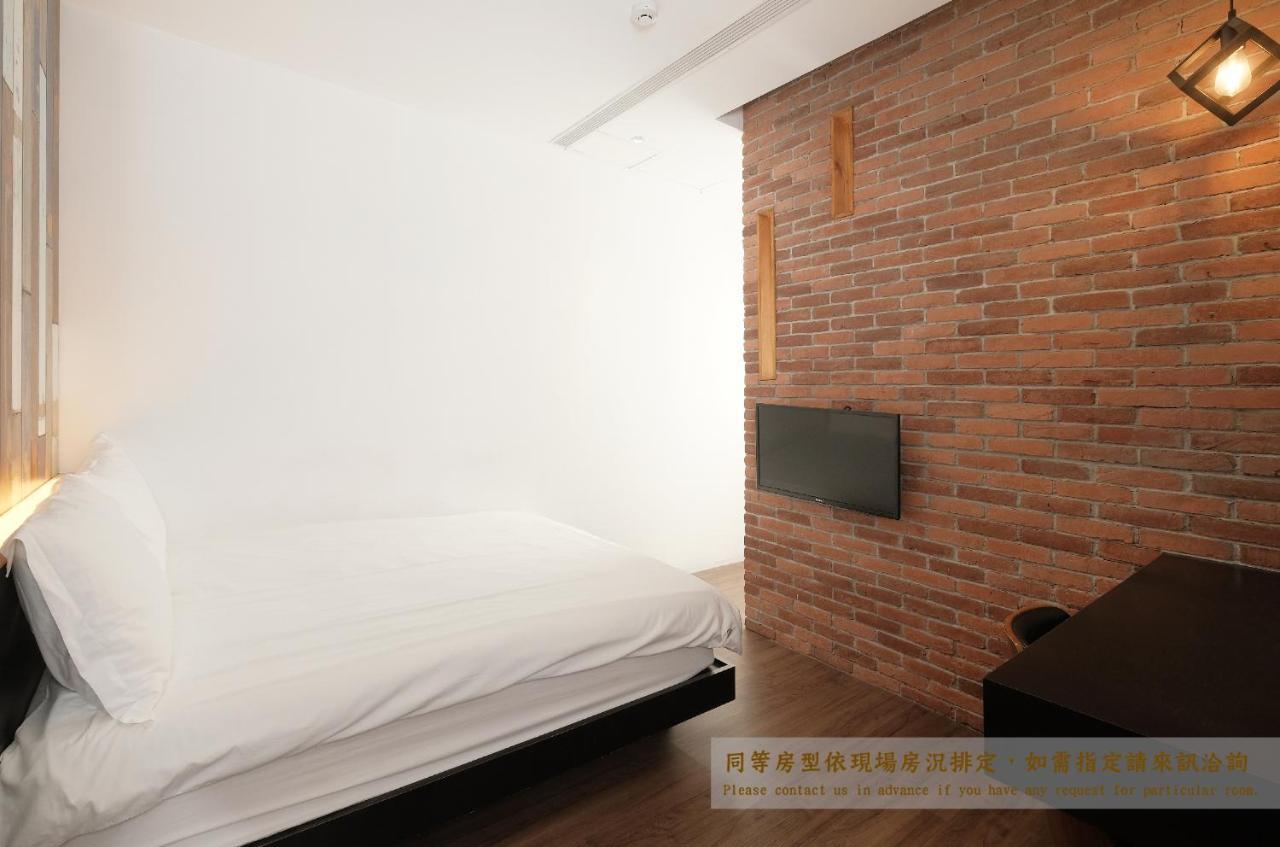 Journey Hostel Tainan Exterior photo