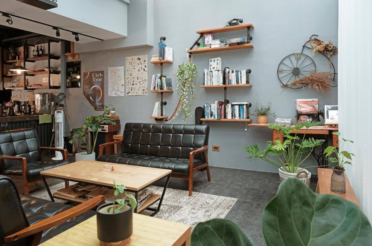 Journey Hostel Tainan Exterior photo