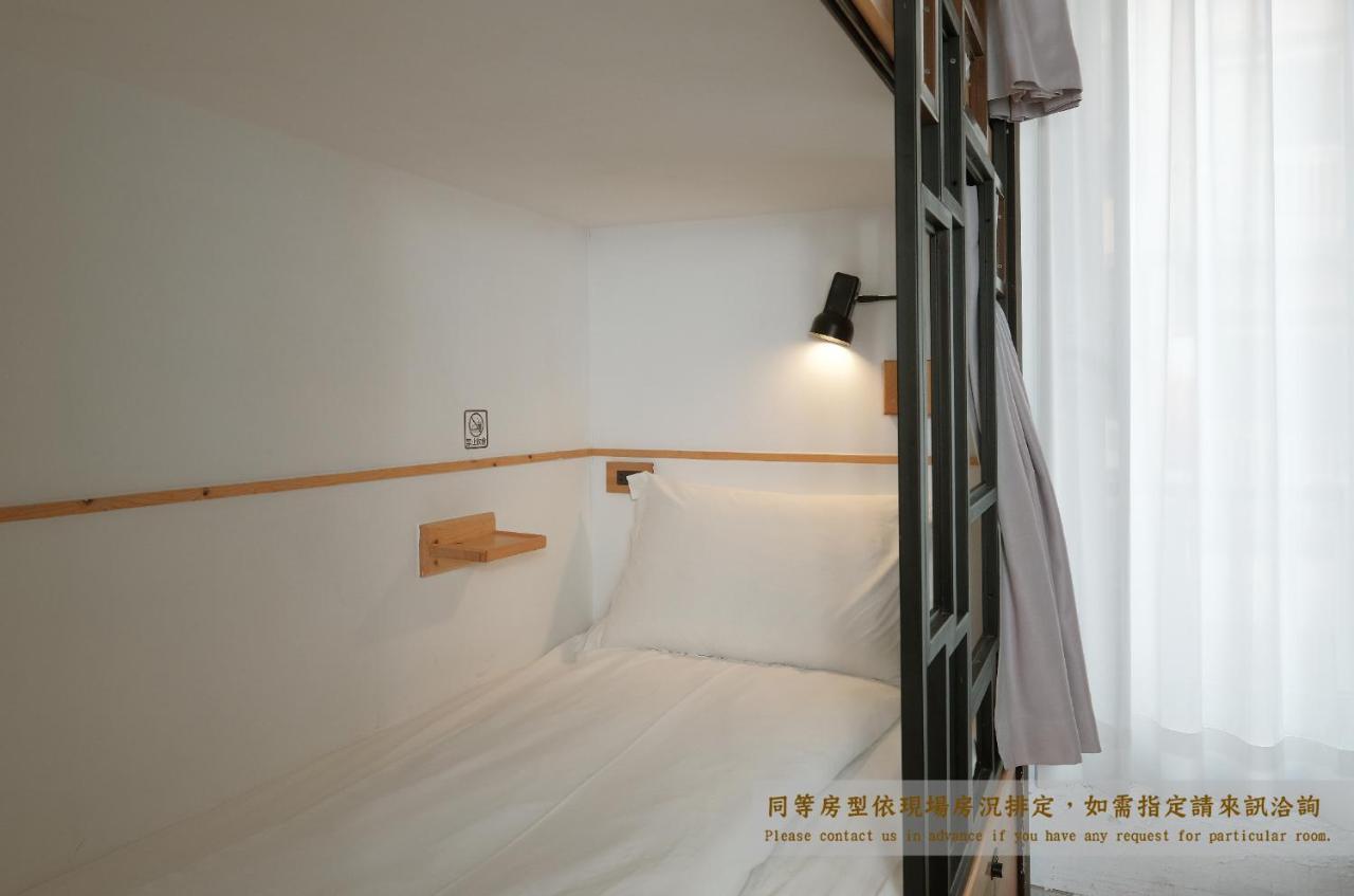 Journey Hostel Tainan Exterior photo