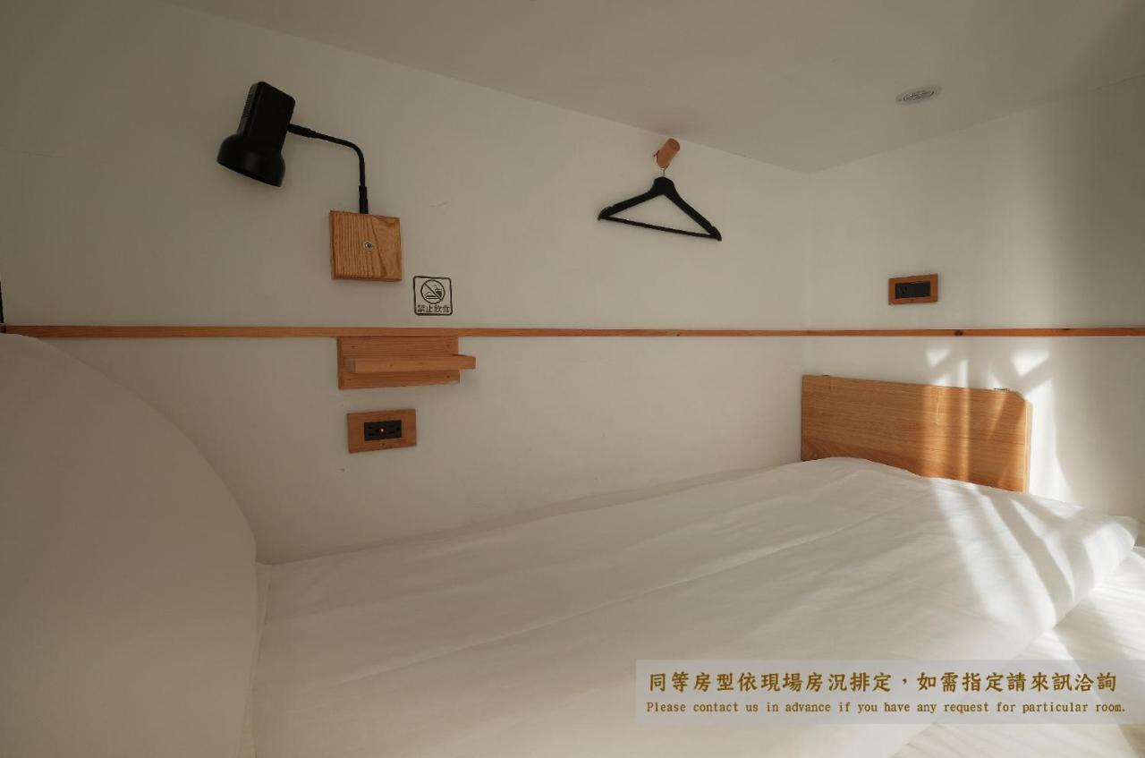 Journey Hostel Tainan Exterior photo