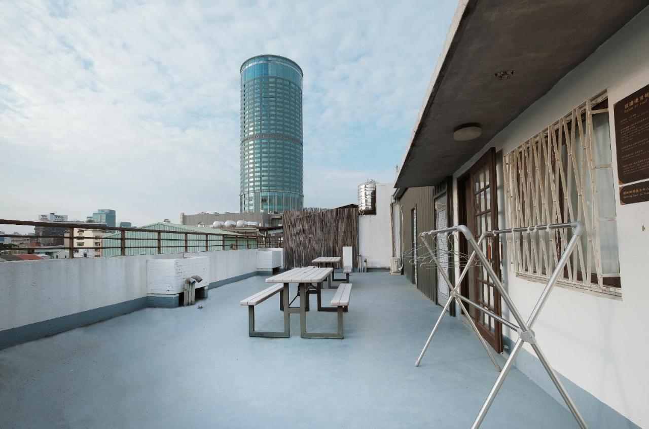 Journey Hostel Tainan Exterior photo